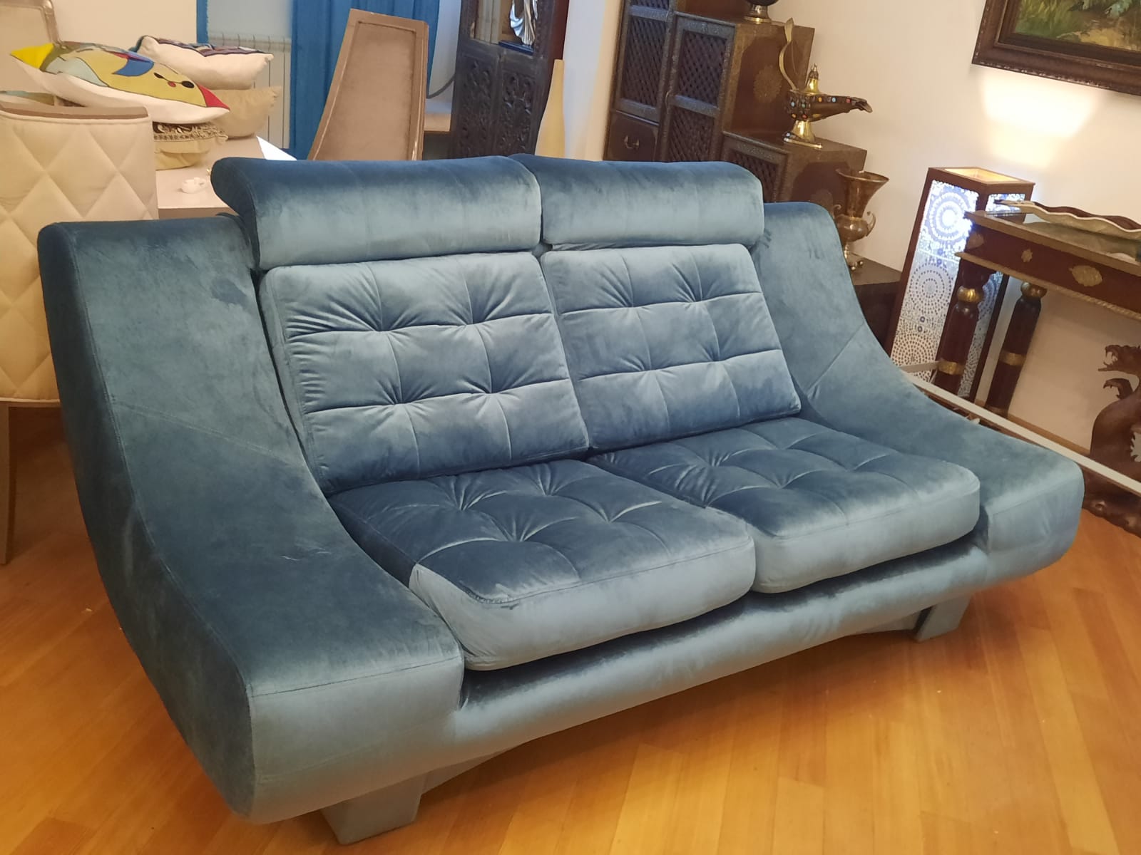 Обивка дивана на дому. Рижская