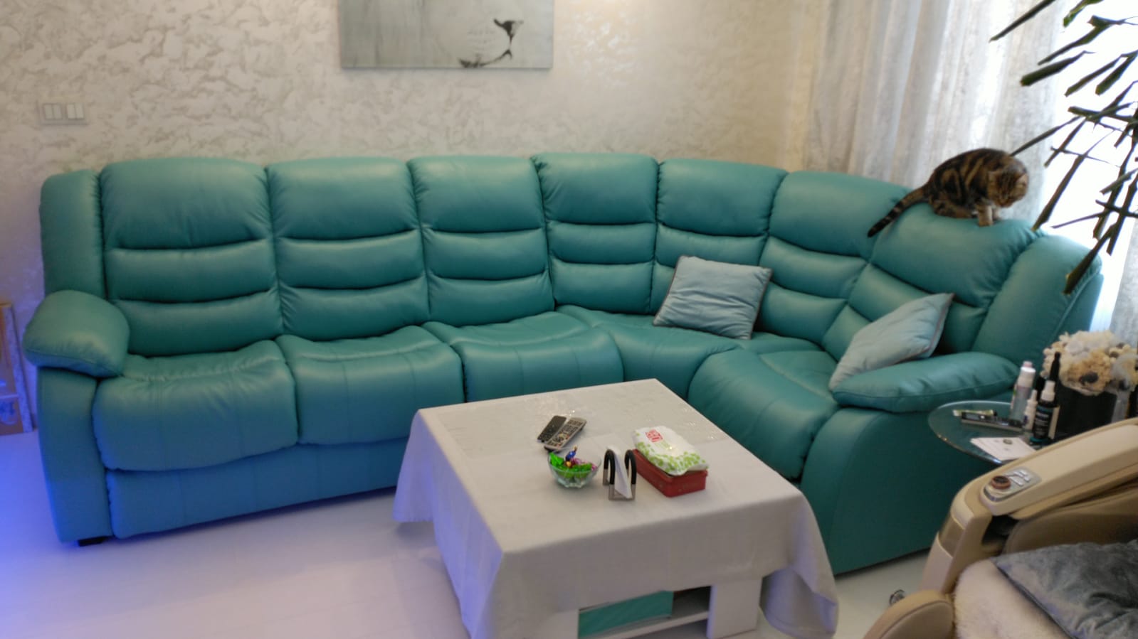 Перетяжка дивана на дому. Рижская